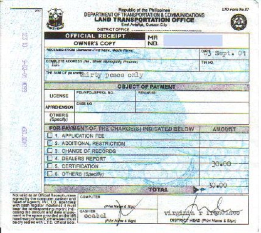 フィリピンの自動車運転免許とその国際運転免許の領収書