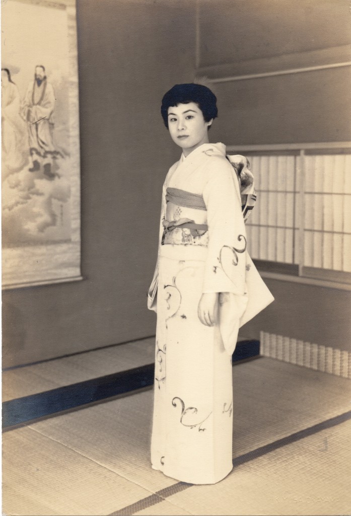 昭和9年生まれの母、自称ハタチの時のお見合い写真